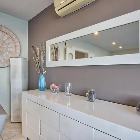 Seafront 3br - Opposite - Ac & Wifi By 360 Estates Lägenhet *