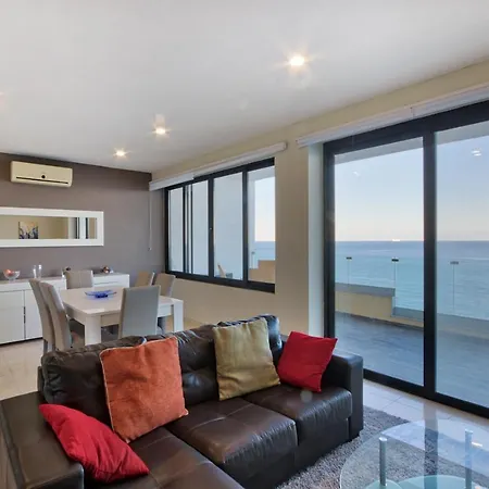 Seafront 3br - Opposite - Ac & Wifi By 360 Estates Lägenhet Sliema
